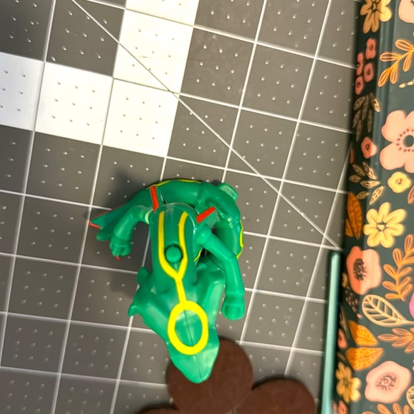 TAKARA TOMY Pokemon Action Figure Pokemon Pikachu - Picture 3 of 3